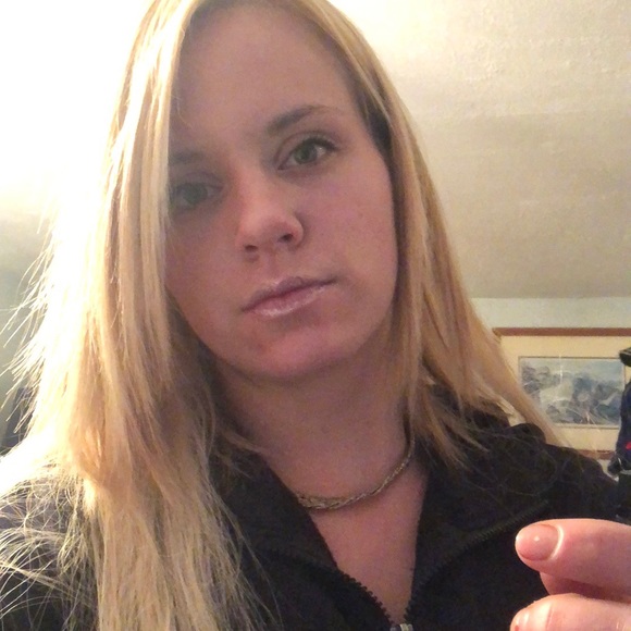 Meet your Posher, Jodie - Picture 1 of 1